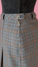 Ladda upp bild till gallerivisning, Lady H. Hammer 1970s wool plaid skirt | modern size large