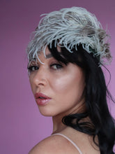 Load image into Gallery viewer, Vintage 1960s Ostrich feather and Hunter Green Satin Capulet | Size 52 Small