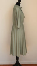Load image into Gallery viewer, 1970s Ruffled High Neck Mint Green Dress | ' C&A ' | Modern size X Large