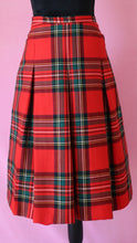Ladda upp bild till gallerivisning, Fougstedts 1960 70s Red Tartan Print | Scottish Wool Suit | Modern Size Large | Made in Sweden
