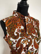 Indlæs billede til gallerivisning 1970 &#39;Miss Mary of Sweden&#39; | Paisley Print dress | Modern size Large
