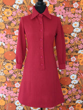 Indlæs billede til gallerivisning 1960s 1970s Maroon Coat swing dress Jacquard Fabric | Modern Size Small
