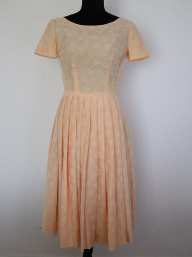 Vintage 1950 Yellow Floral Print Dress. Modern European Size 36