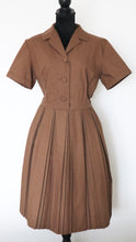 Indlæs billede til gallerivisning Vintage 1960 Diolen Toffee Shirtdress | Modern Size Large
