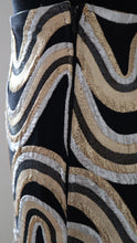 Charger l&#39;image dans la galerie, Vintage 1960s Brocade metallic dramatic swirl maxi skirt | Modern size Medium
