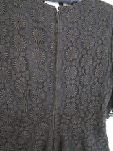 Ladda upp bild till gallerivisning, back details 1960 black lace dress
